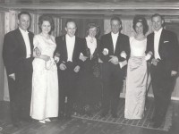 Roar Antonsen med gullvinnerne fra OL 1964 og deres fruer